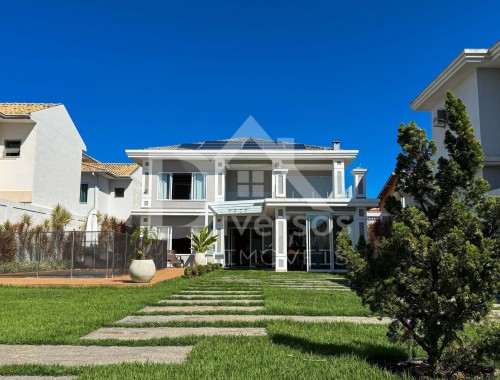 Casa com 4 Quartos a Poucos Passos da Praia de Costazul - Foto 1 de 2
